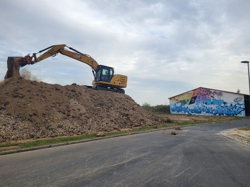 Bau einer Pumptrack-Anlage, Spatenstich zum Baubeginn, Aufnahme Stadtverwaltung Großenhain, 18092023
