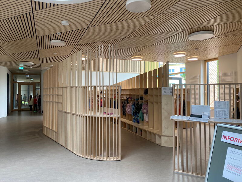 Ersatzneubau Kita Chladeniusstraße - helle und freundliche Garderobengestaltung, Aufnahme 08062023
