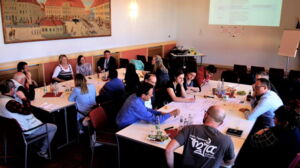 Foto zeigt Teilnehmer des Leitbild-Workshops 1