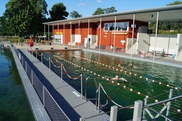Das Foto zeigt den Schwimmerbereich.