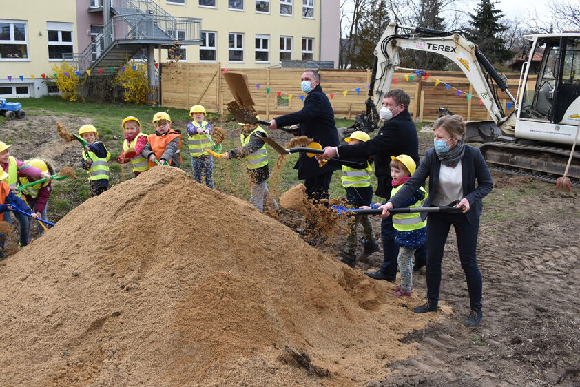 gemeinsamer Spatenstich am 13.04.21