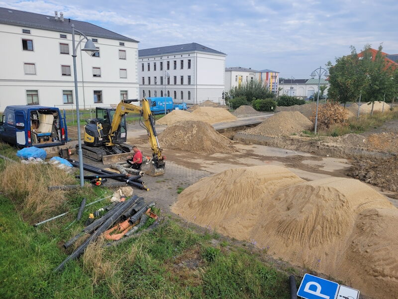 Errichtung einer neuen Judohalle als Anbau an die bestehende Rödertalsporthalle in Großenhain, Ausführung der vorbereitenden Arbeiten, Aufnahme Stadtverwaltg. Großenhain, 15.08.2024