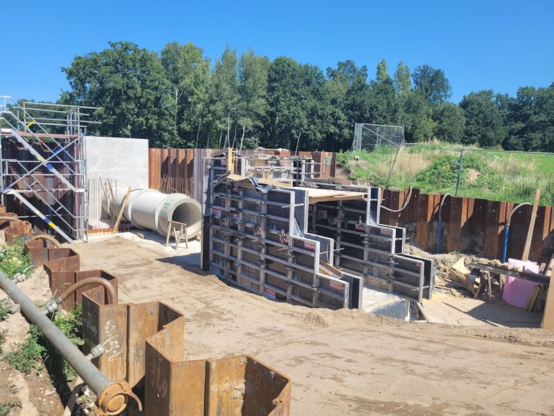 Röderneugraben links, Großenhain - Ersatzneubau Siel Grenzgraben, Bauphase, Aufnahme Stadtverwaltg. Grhn. - 15082023