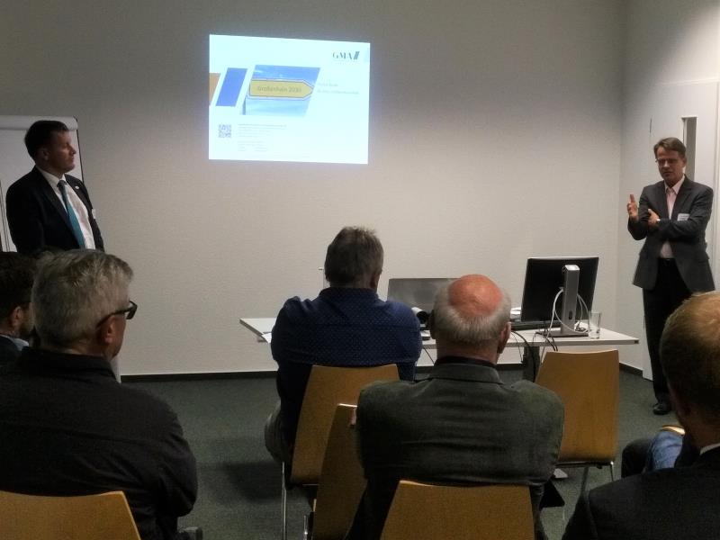 Das Foto zeigt die Präsentation der ersten Untersuchungsergebnisse vor Unternehmern in Großenhain im September 2018.