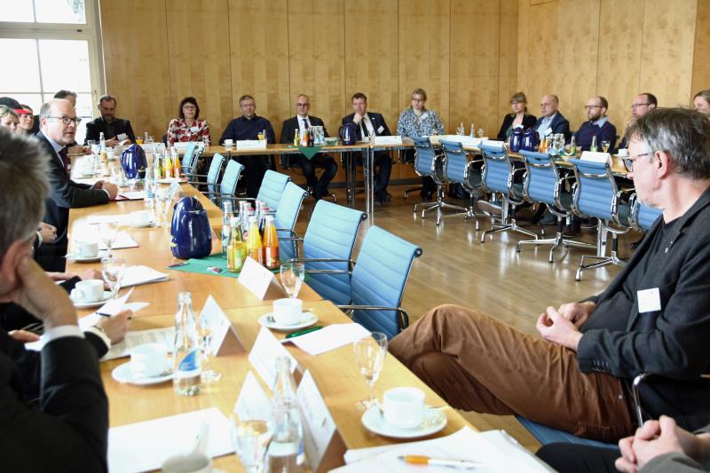 Das Foto zeigt die Demografie-Projektträger 2018 in der Sächsischen Staatskanzlei.
