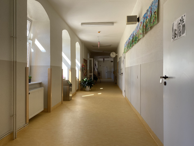 1. Grundschule Schubertallee, neuer Bodenbelag in allen Fluren, Aufnahme vom 29082022