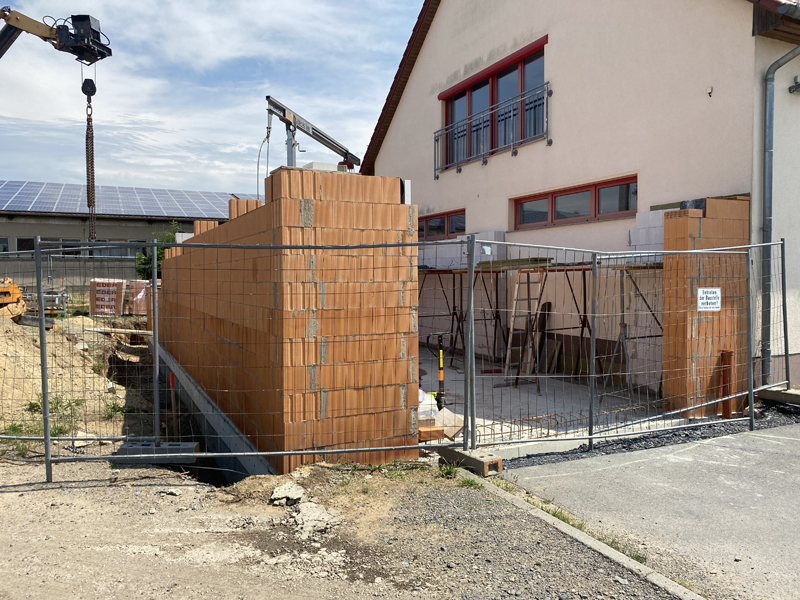 Errichtung eines Anbaus an das bestehende FFw-Gerätehaus Zabeltitz-Treugeböhla, Bauphase Rohbau, Aufnahme 20062023