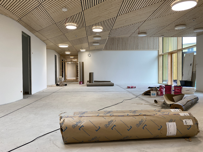 Ersatzneubau Kita Chladeniusstraße - Vorbereitung der Fußbodenlegerarbeiten im künftigen Eingangsbereich-Foyer, Aufnahme 27022023