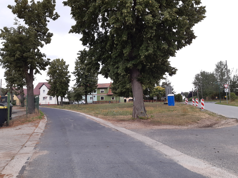 Schaffung einer barrierefreien Bushaltestelle im OT Görzig, Ausgangszustand, Aufnahme Stadtverwaltg. Grhn. Juli 2023