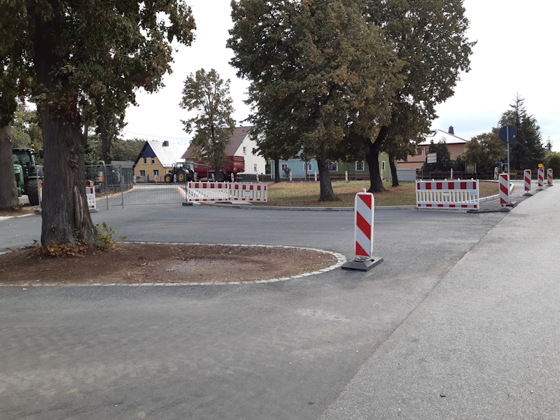 Schaffung einer barrierefreien Bushaltestelle im OT Görzig, Bauphase Straßeninstandsetzung, Aufnahme Stadtverwaltg. Grhn. 13092023