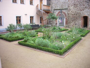 Klostergarten in der Karl-Preusker-Bücherei